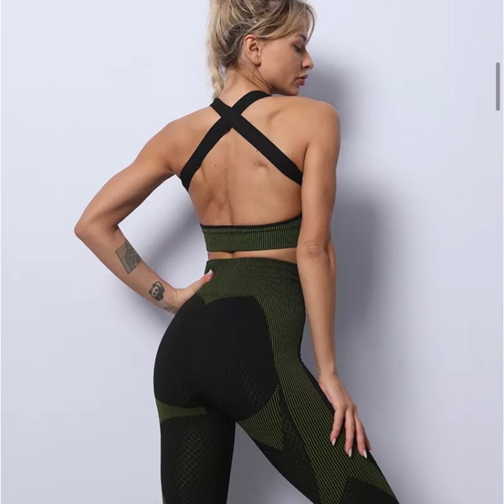Seamless Workout Set - Picture 4 of 5